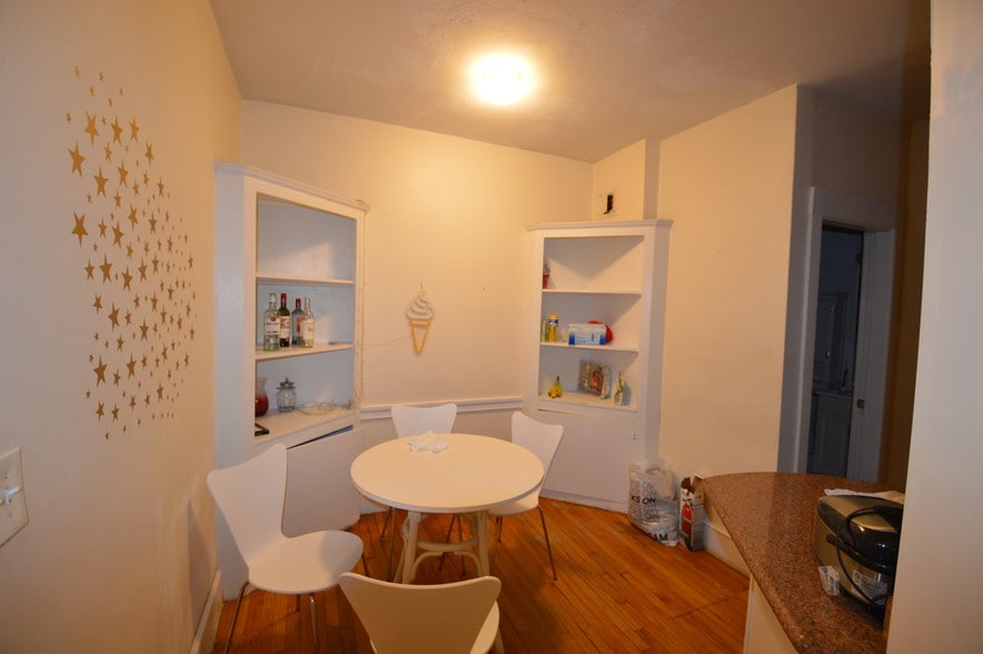 Building Photo - 66 Egmont St