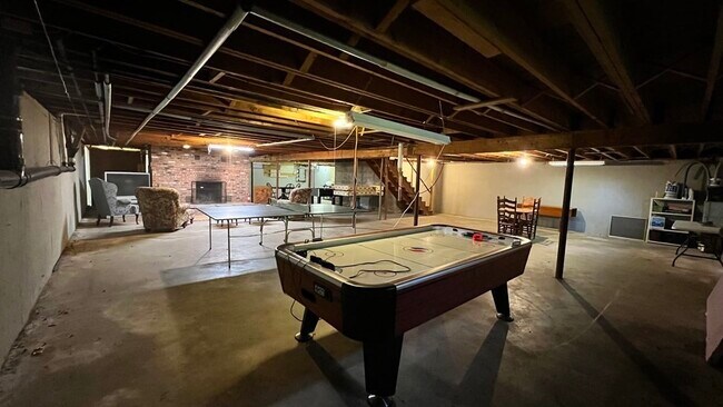 Building Photo - 191 Montgomery Rd