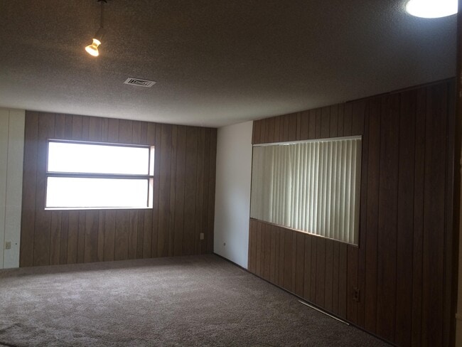Building Photo - 4546 Murphy Ave
