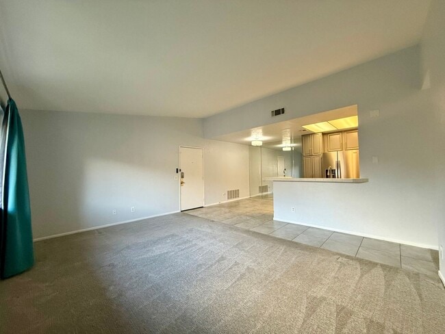 Building Photo - AVAILABLE NOW!! Upstairs 2 Bedroom 2 Bathroom Condo in Cathedral City!!