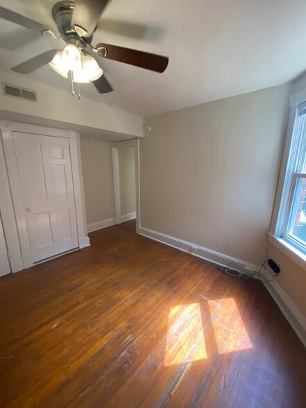 Building Photo - 3009 Ellwood Ave