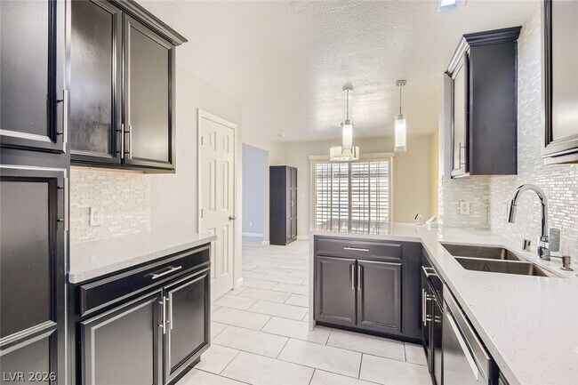 Building Photo - 7609 Almeria St