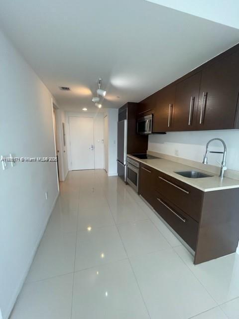 Building Photo - 465 Brickell Ave