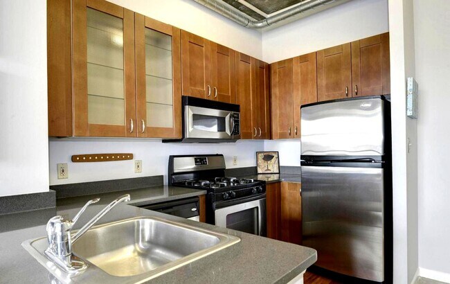 Building Photo - Newly Renovated Industrial Loft in Logan Circle!