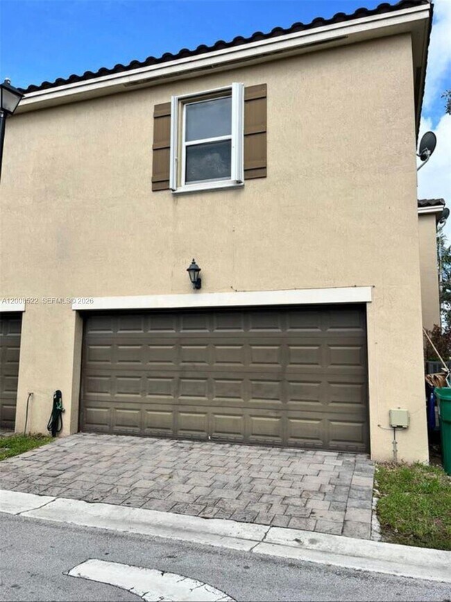 Building Photo - 9401 SW 172nd Ave