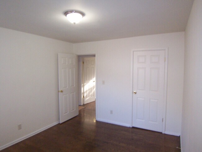 Building Photo - 8800 W Howard Ave