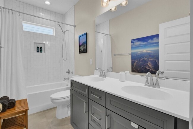 Building Photo - Impressive 4 bedroom home + office with el...