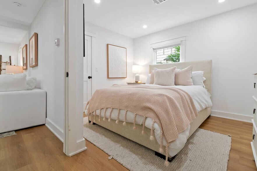 Building Photo - 1425 Cabrillo Ave