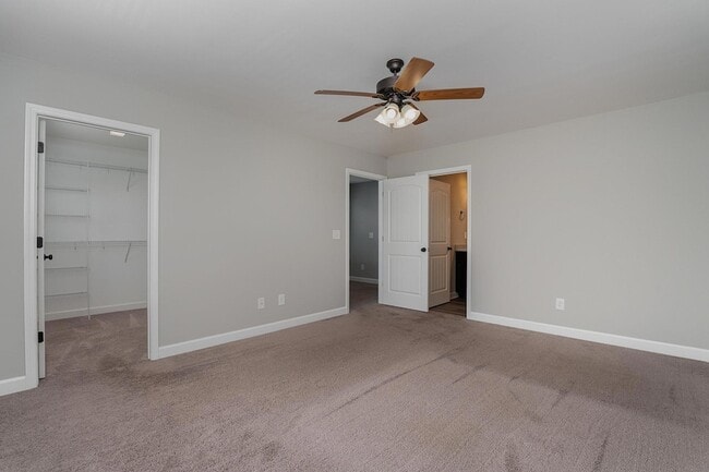 Building Photo - 407 E 3rd St