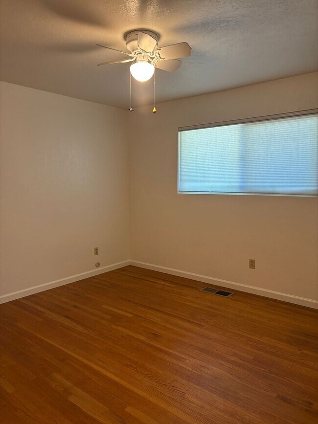 Building Photo - Bennett Valley 3 bedroom 2 bath Home!