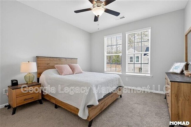 Building Photo - 110 Greenview Ct