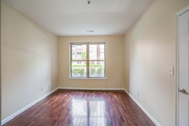 Building Photo - 24 Ave at Port Imperial