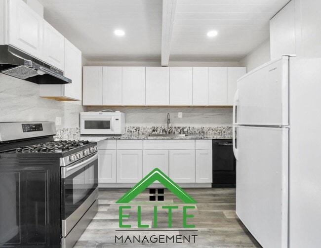 Building Photo - Charming Updated Home in Convenient Sacram...
