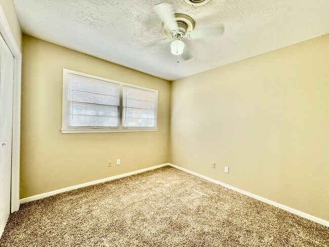Building Photo - Cute 3 bedroom 2 bath Home!