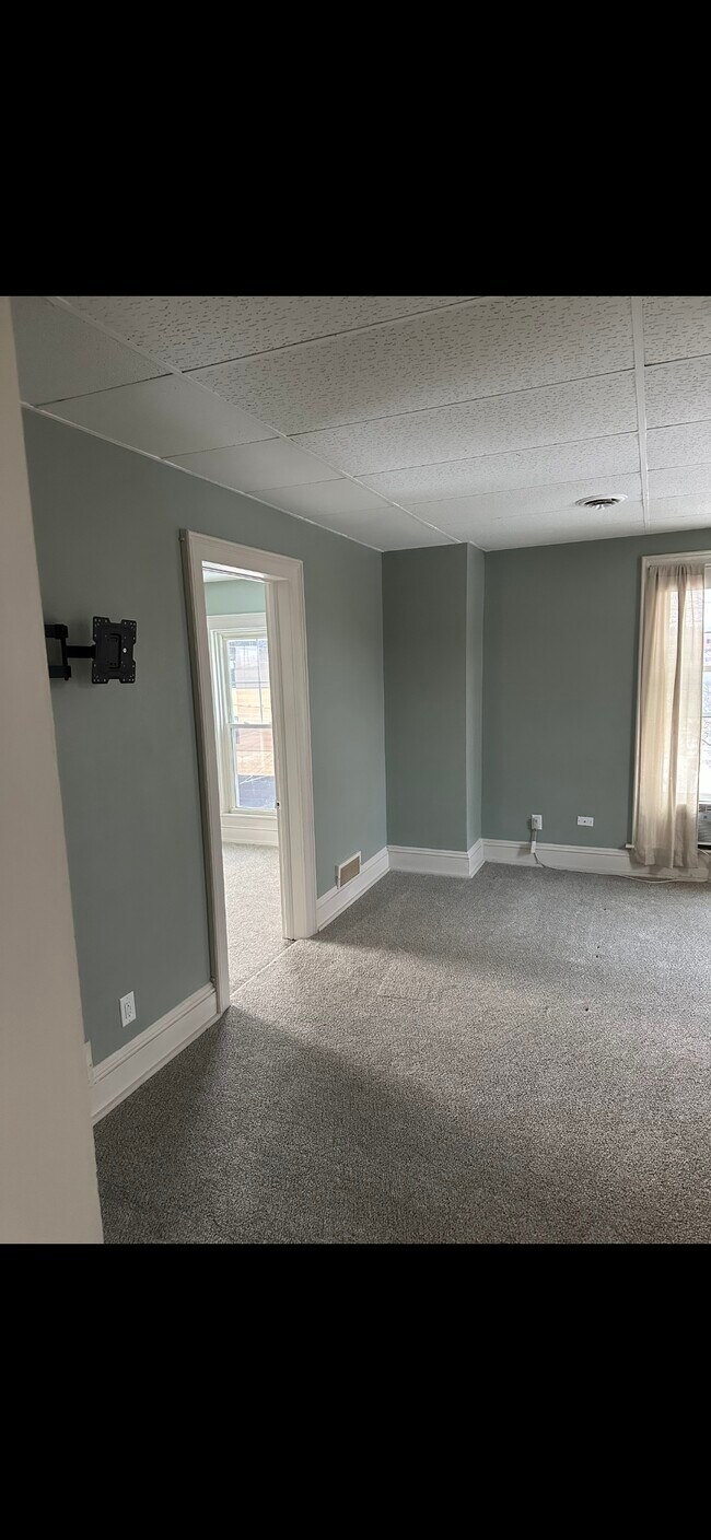 Building Photo - 1329 7th Ave