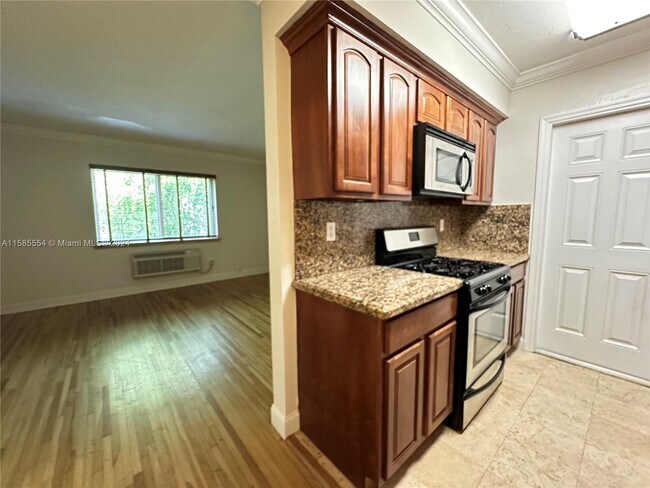 Building Photo - 35 Antilla Ave