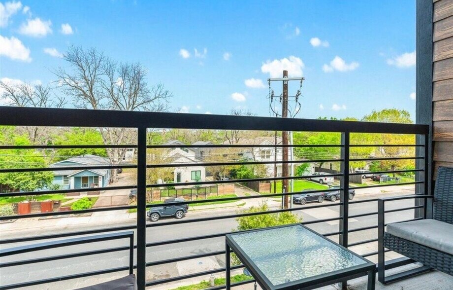 Building Photo - 3101 Govalle Ave