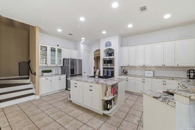 Building Photo - 71 Sable Heights