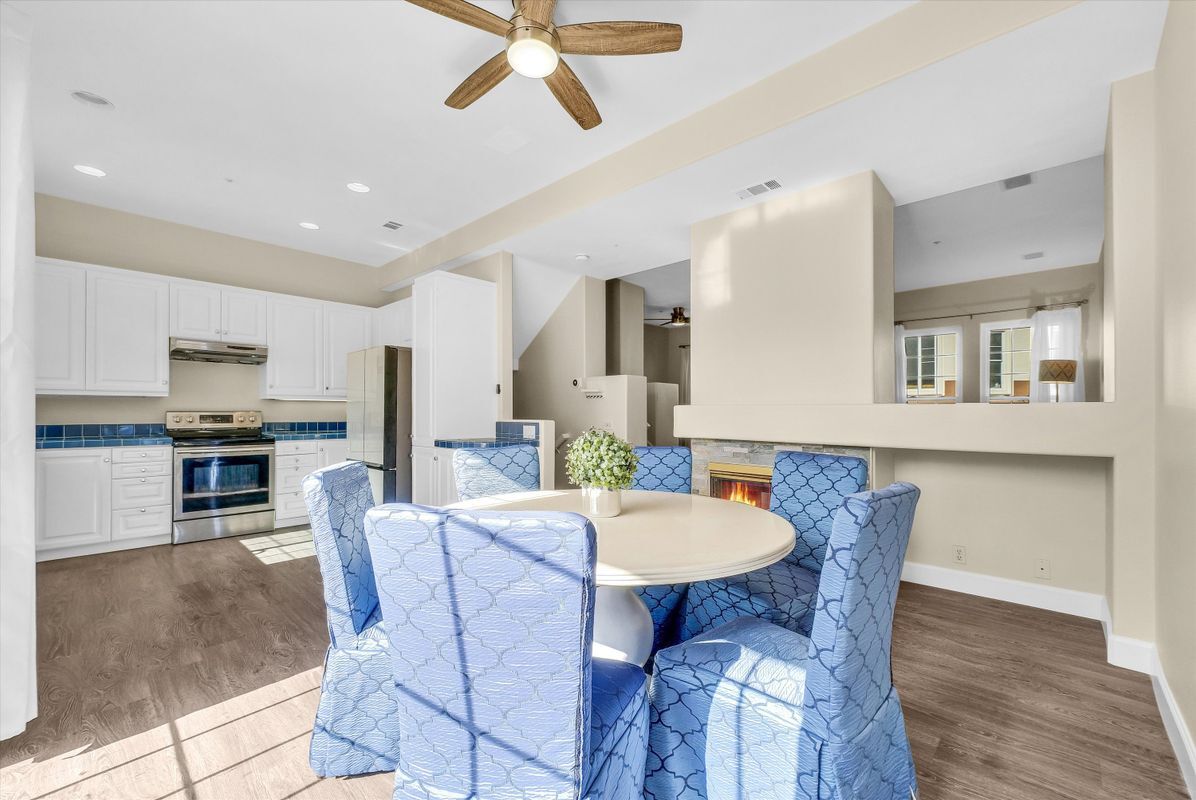 Building Photo - 2861 Ballesteros Ln