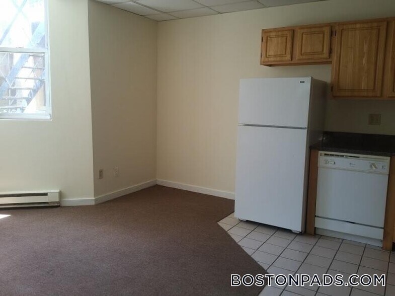 Building Photo - 1209 Boylston St