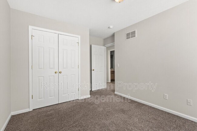 Building Photo - 1055 Duval St