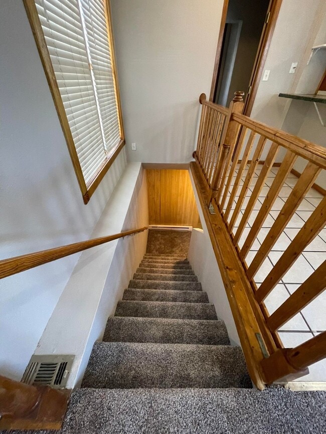 Building Photo - 1705 11th Ave N