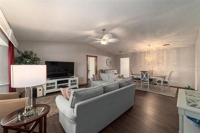 Building Photo - 9438 SW 85th Ave