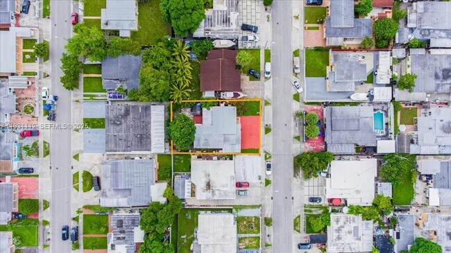 Building Photo - 317 W 36th St