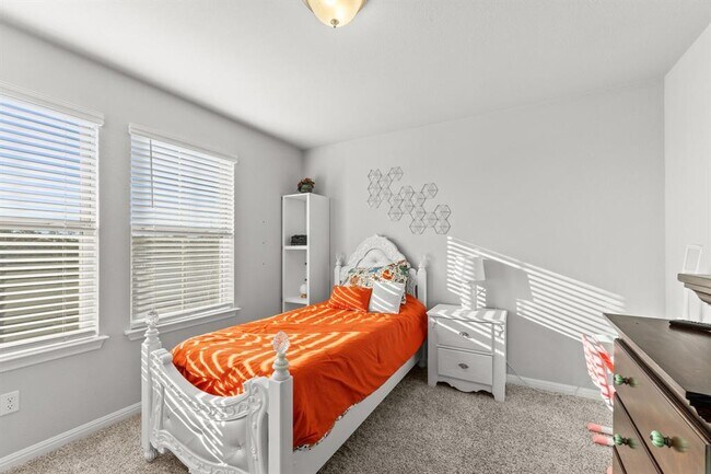 Building Photo - 1825 Harvest Knoll Ln