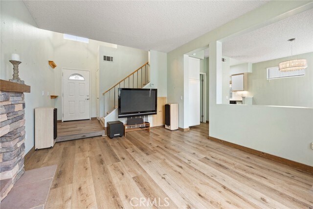 Building Photo - 2244 Black Pine Rd