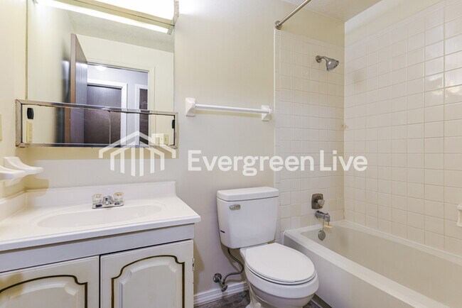 Building Photo - 8620 Baton Rouge Dr