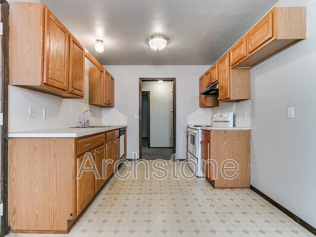 Building Photo - 5216 Coble St