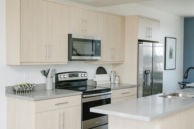 Building Photo - 2058 N Harvest Vlg Ln