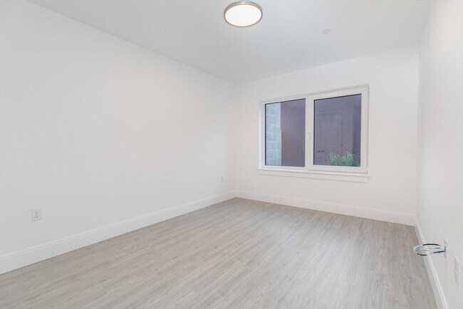 Building Photo - 42 N Beacon St