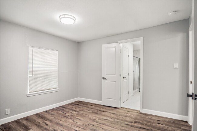 Building Photo - 4418 Galesburg St