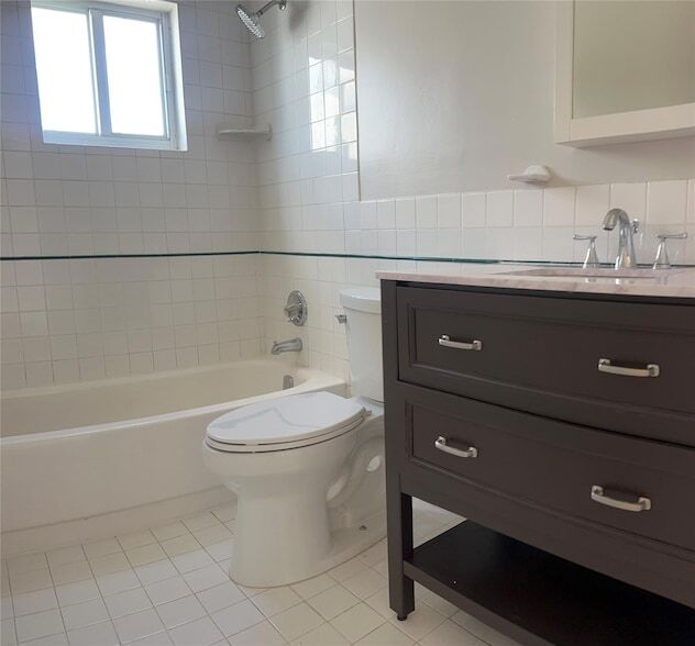 Building Photo - 6600 SW 113th Ave