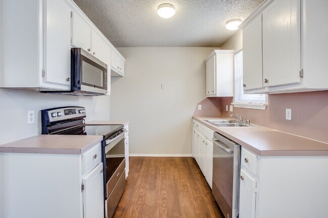 Building Photo - Updated 2/1/1 near LCU!