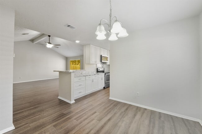 Building Photo - 2822 Forest Point Dr