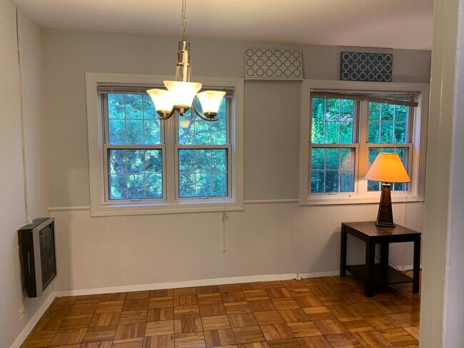 Building Photo - 1226 Martha Custis Dr
