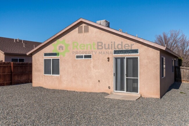 Building Photo - WOW, MOVE IN SPECIAL. $999.00 FIRST FULL MONTHS RENT!! FULLY RENOVATED HOME