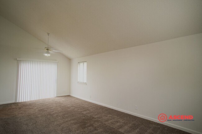 Building Photo - Beautiful 3 bedroom home in Northwest Bakersfield!!