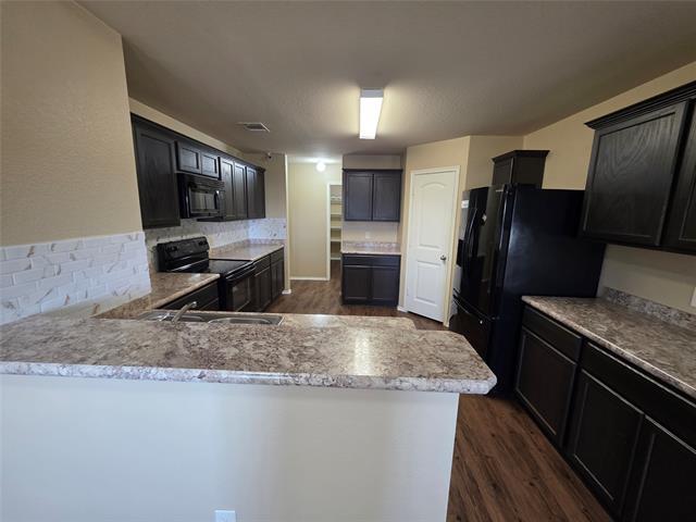 Building Photo - 237 Thoroughbred St