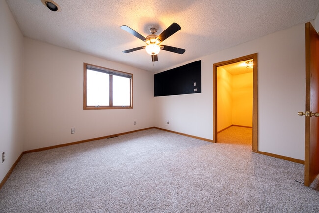 Building Photo - 1528 Desoto St