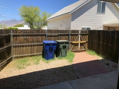 Building Photo - Central 2 Bedroom 2 Bath Home Duplex near ...