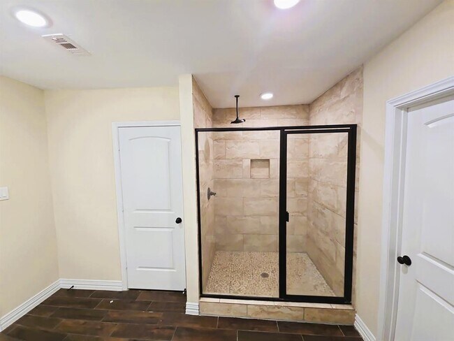 Building Photo - 24514 Sunny Glen Dr