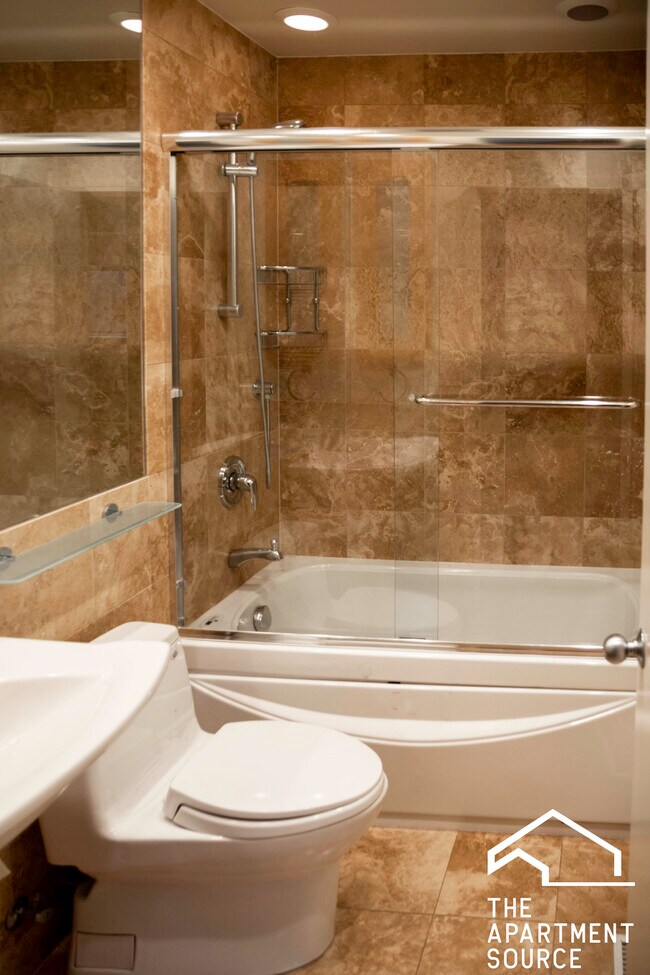 Building Photo - 1810 N Fremont St