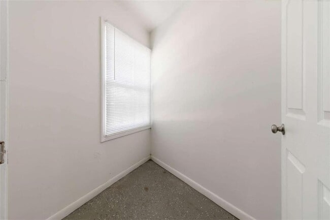 Building Photo - 46 Le Parc Fontaine