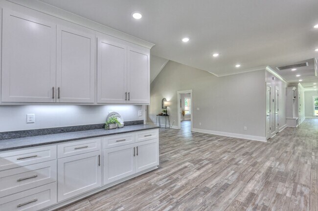 Building Photo - 3931 Taylors Store Rd