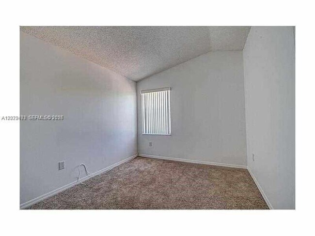Building Photo - 960 Corkwood St