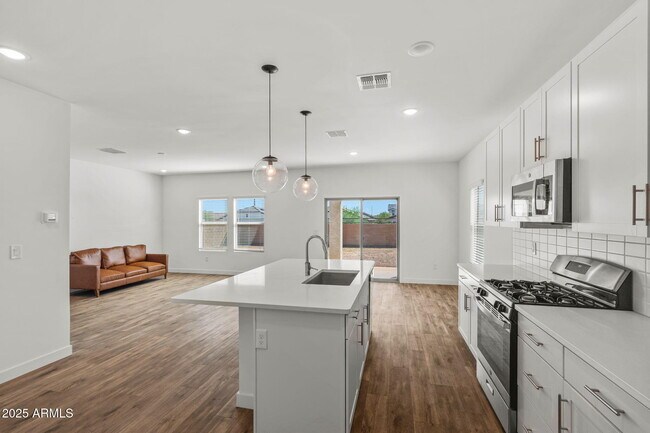 Building Photo - 3023 W Bent Tree Dr